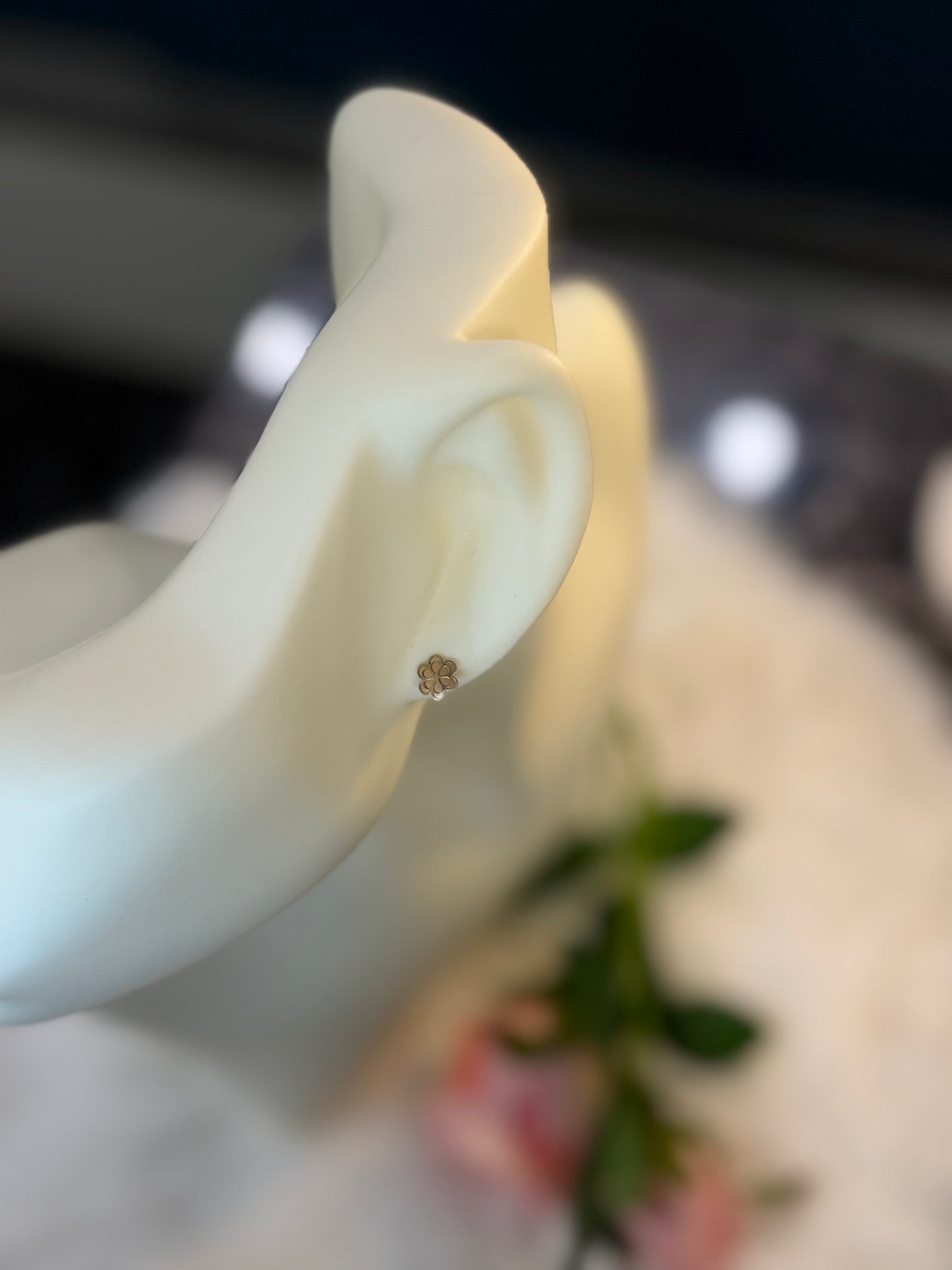 14K Gold Flower Stud Earrings πΈβ¨