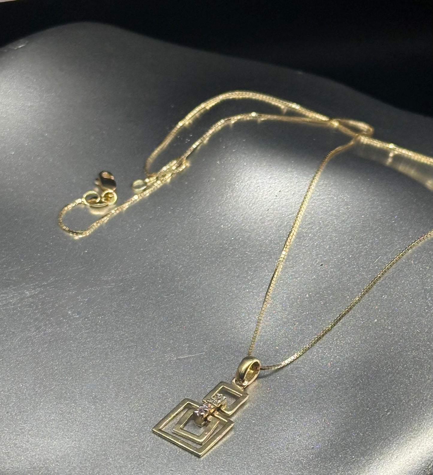 14K Gold Geometric Spark Pendant Necklace