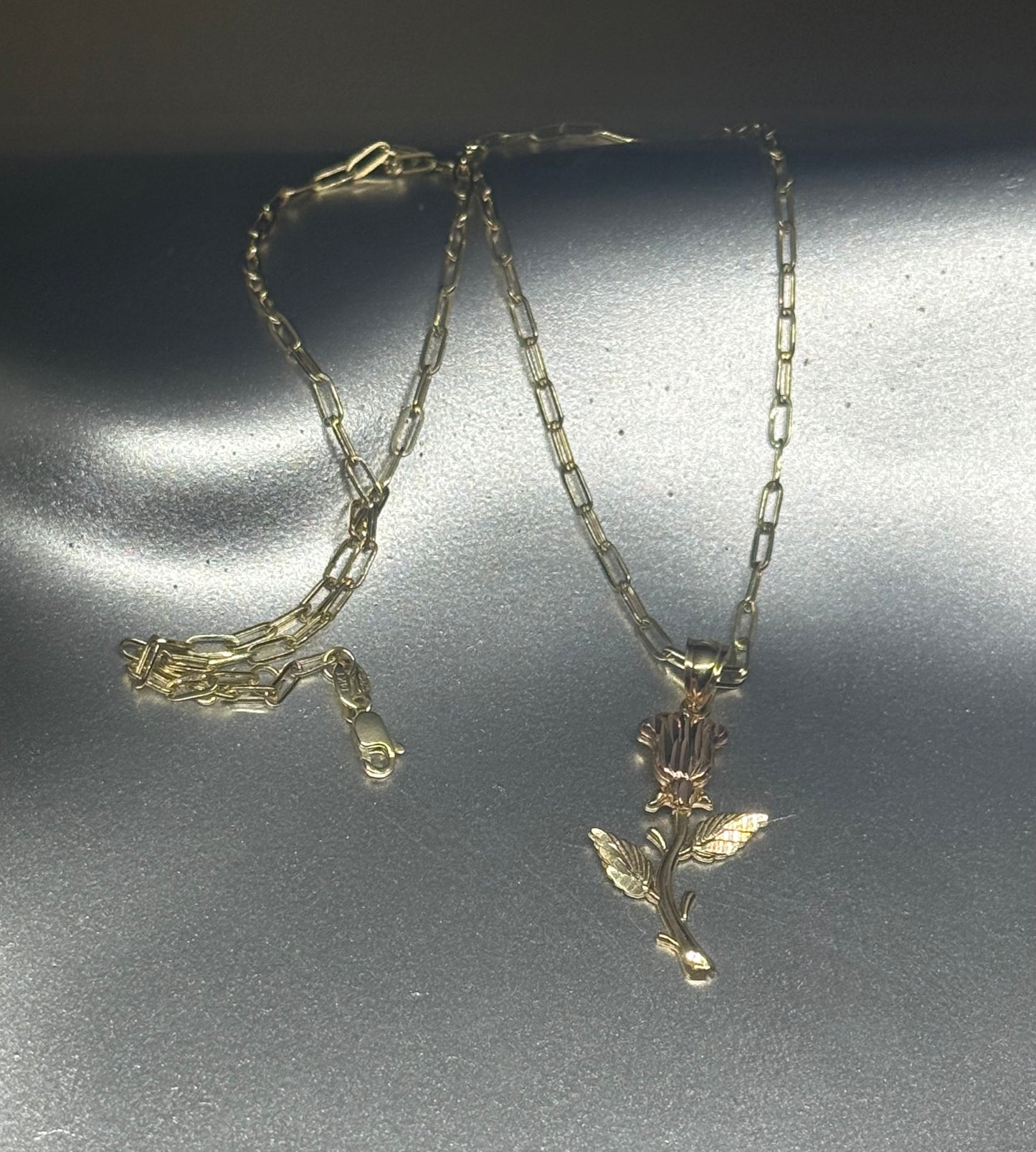🌹 14K Gold Rose Necklace – Paperclip Chain