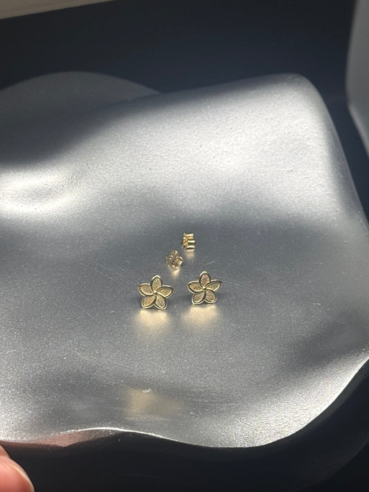 14K Gold Textured Flower Stud Earrings