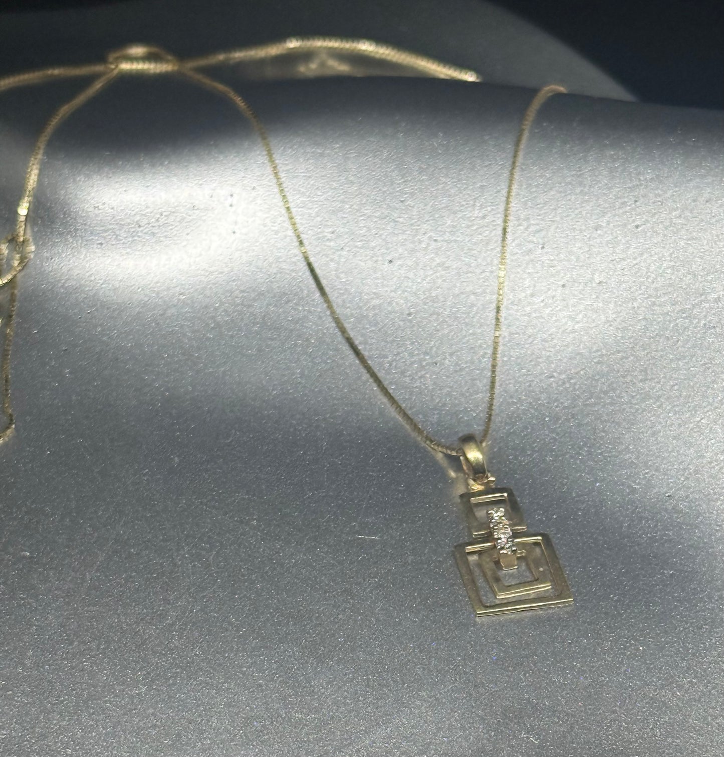 14K Gold Geometric Spark Pendant Necklace