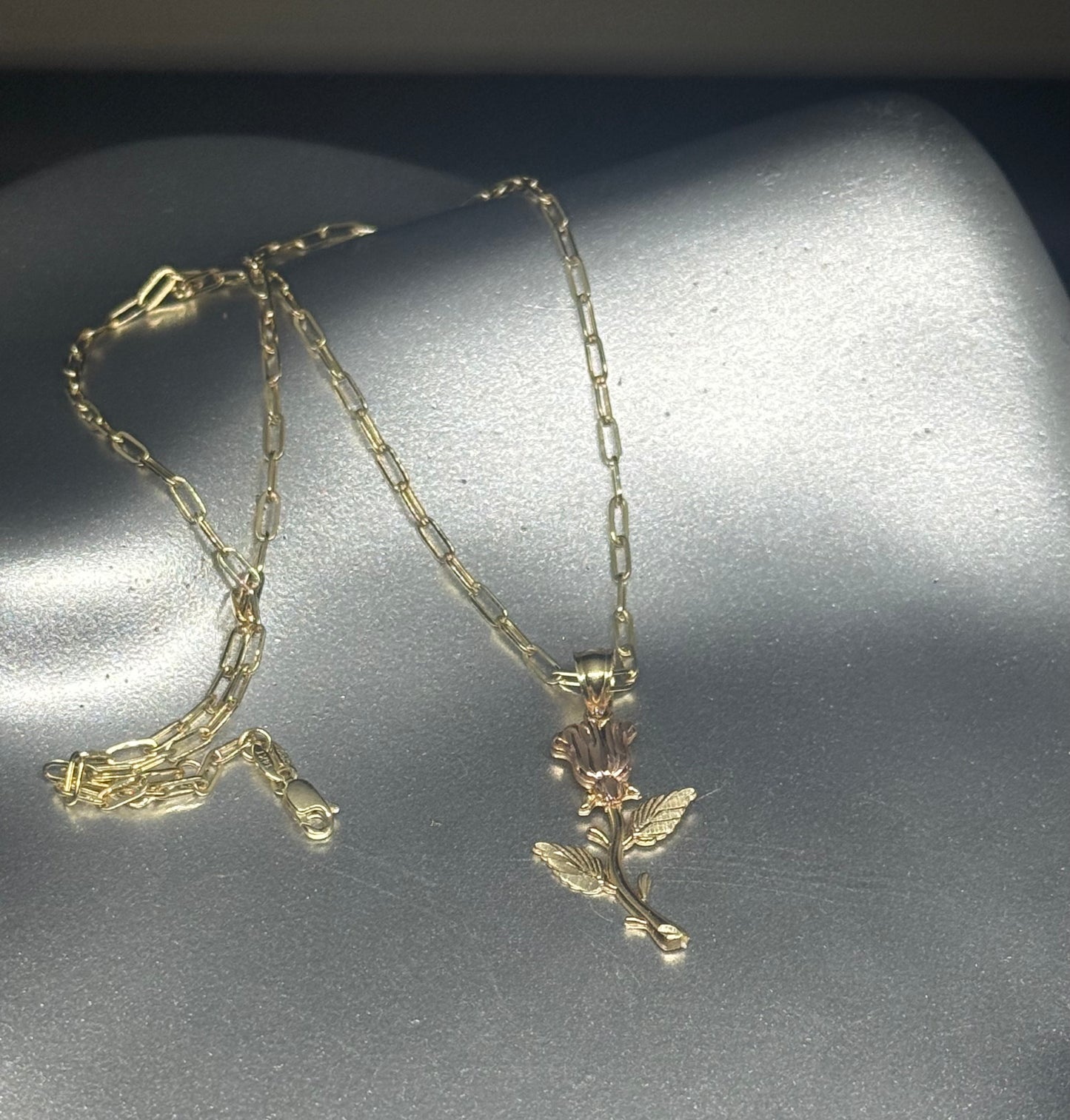 🌹 14K Gold Rose Necklace – Paperclip Chain