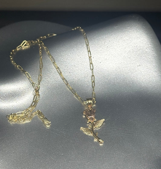 🌹 14K Gold Rose Necklace – Paperclip Chain