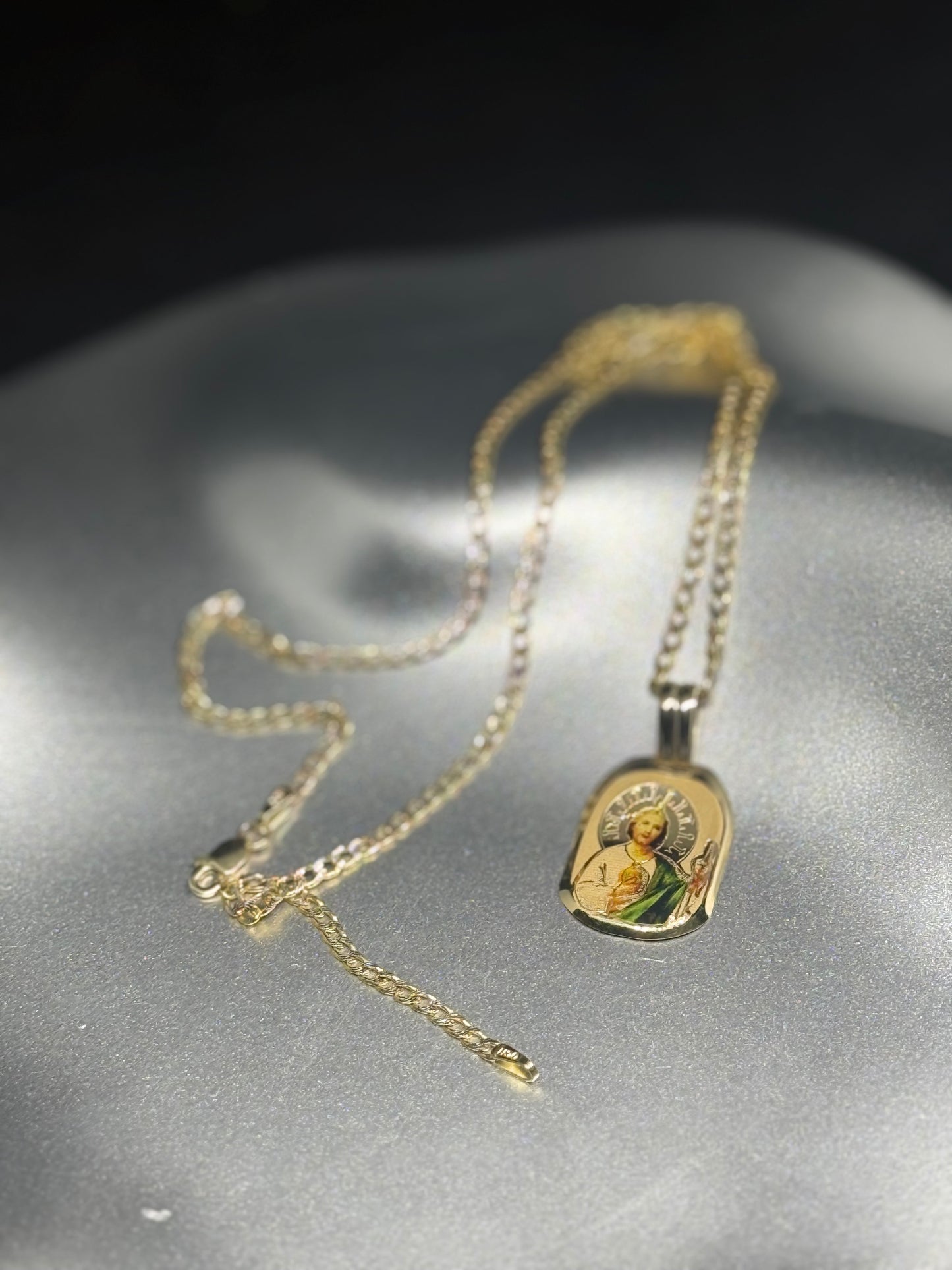 14K Gold Sagrado Corazón Necklace