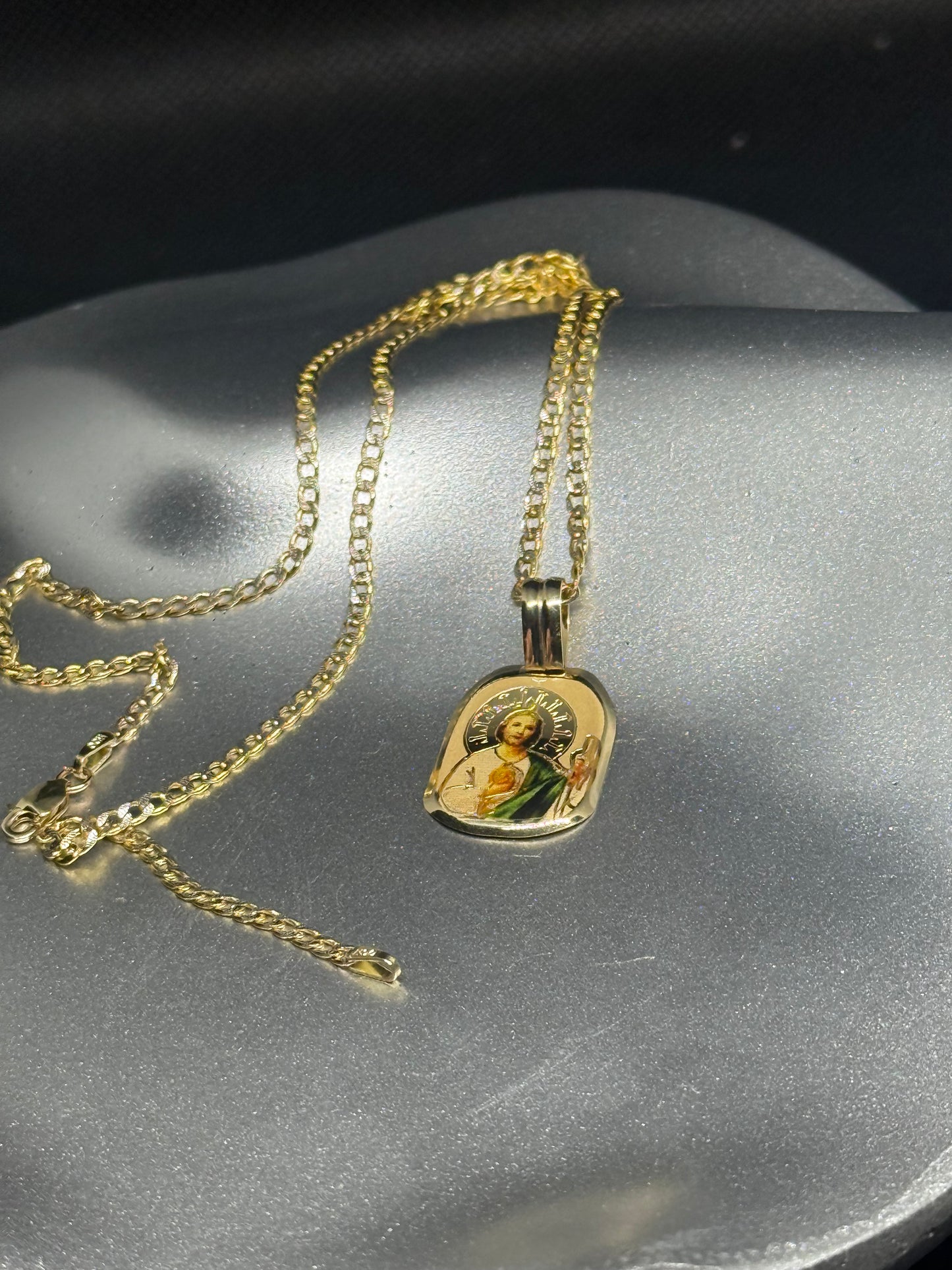 14K Gold Sagrado Corazón Necklace