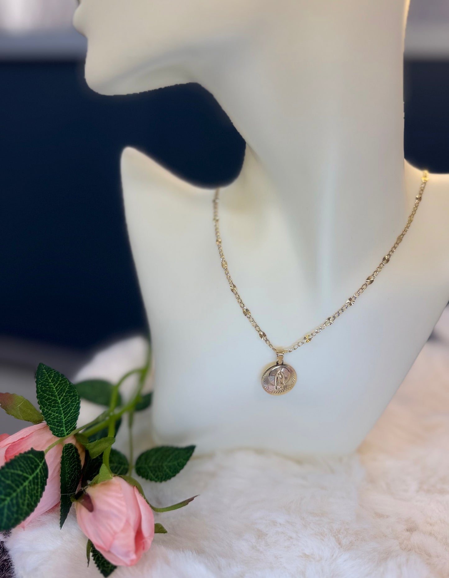 14K Gold Virgin Mary Medallion Necklace ✨