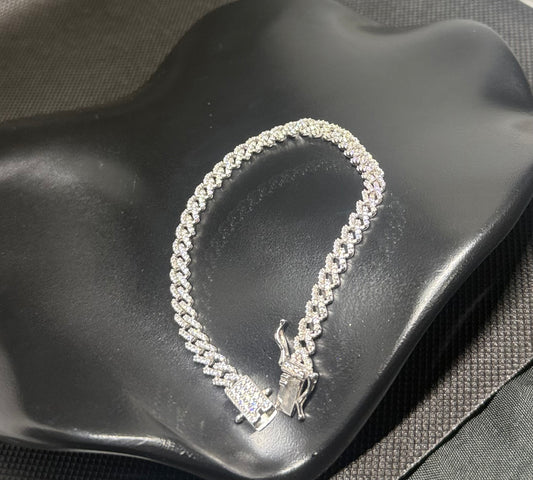 Radiant Iced Link Bracelet – Silver