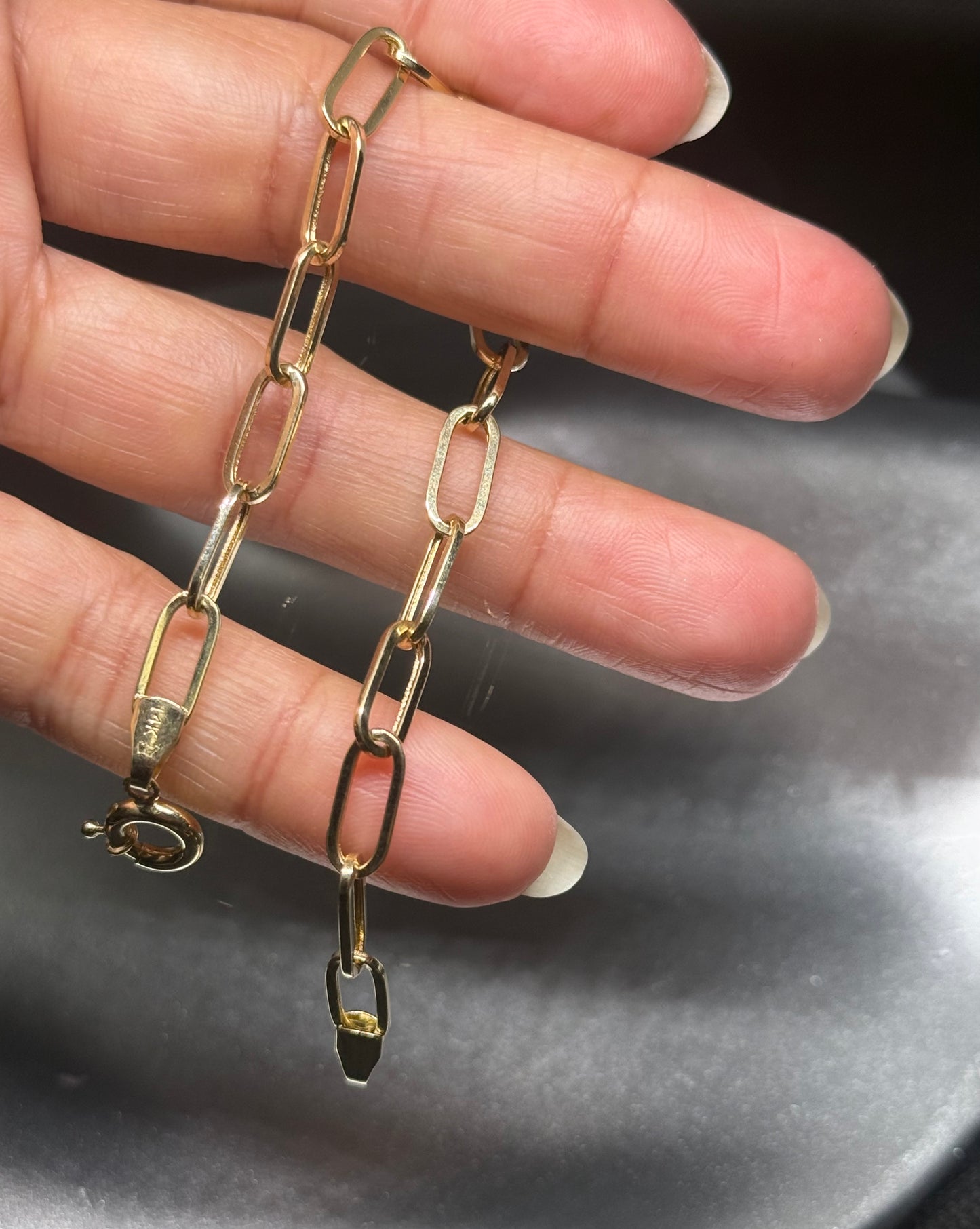 14K Gold Paperclip Bracelet – Minimal & Chic