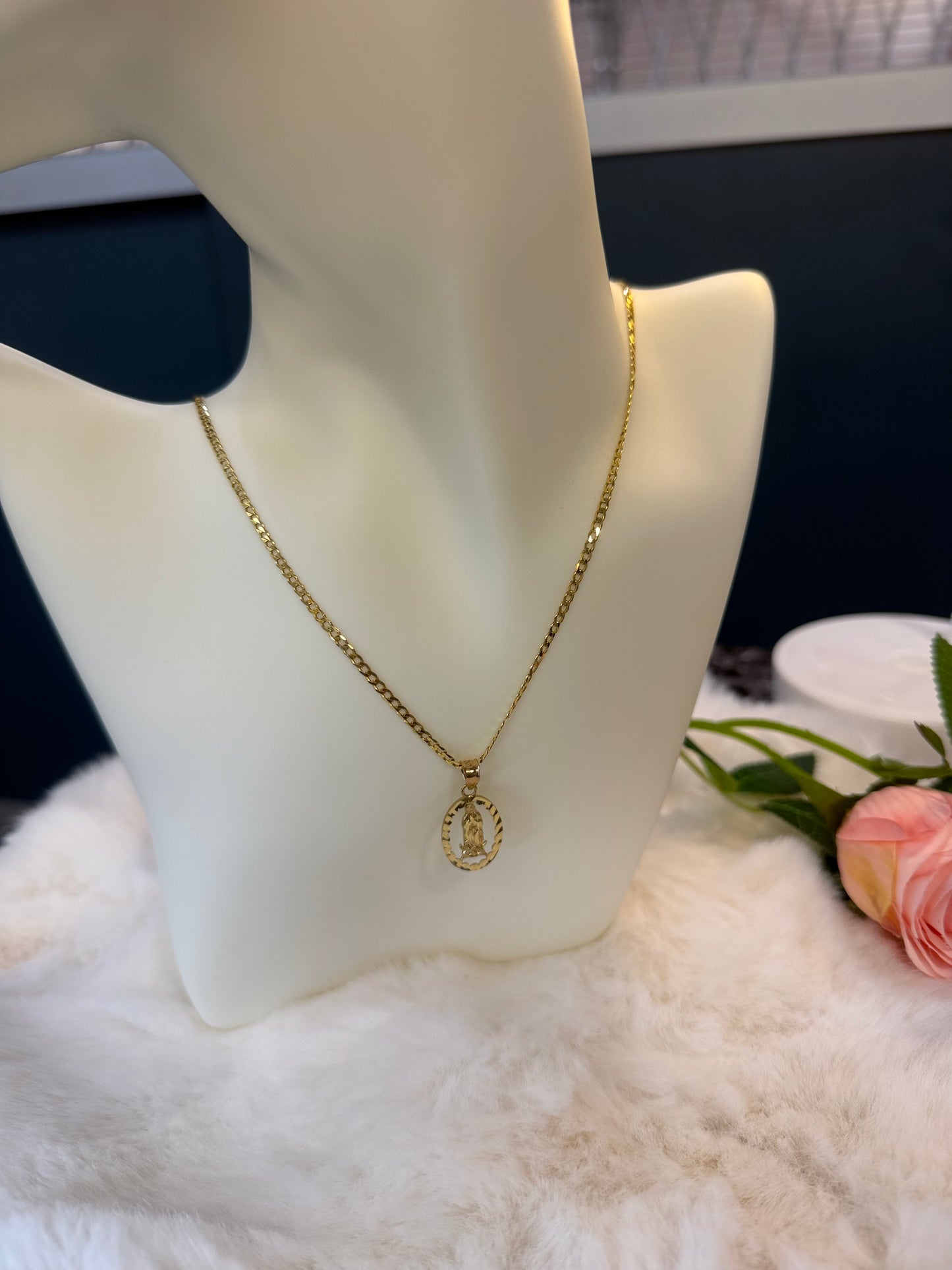 10K Gold Virgin Mary Necklace ✨