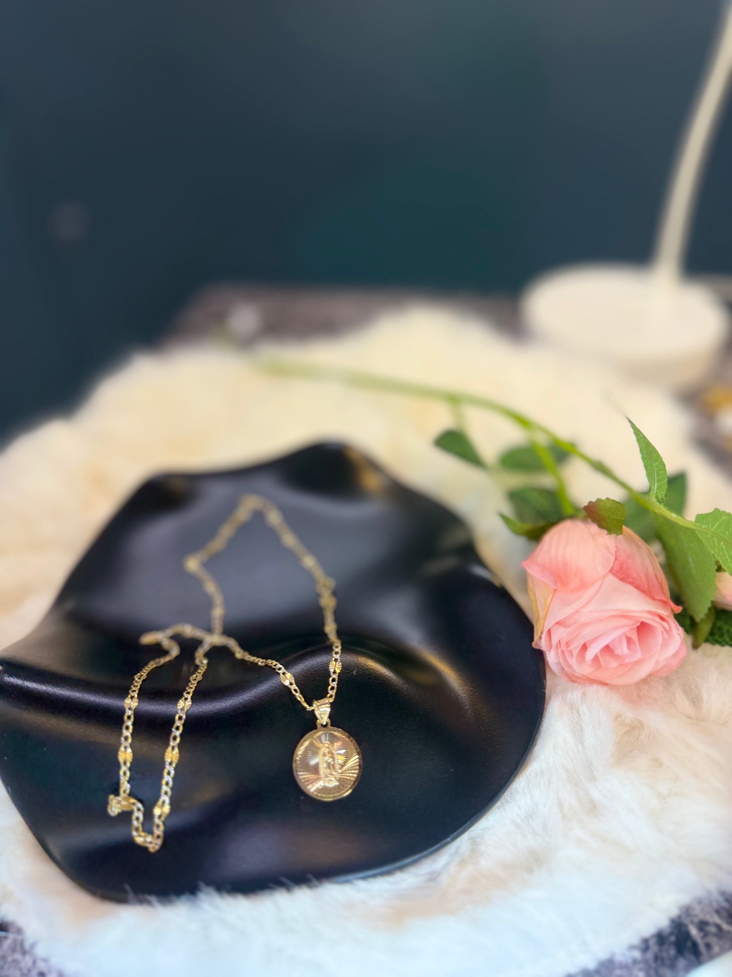 14K Gold Virgin Mary Medallion Necklace ✨