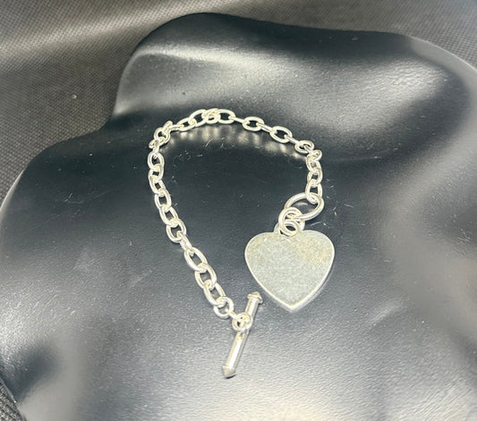 Silver .925 Heart Toggle Bracelet – Diseño Elegante