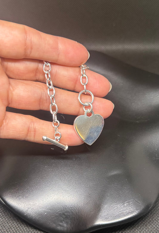 Silver .925 Heart Toggle Bracelet – Diseño Elegante